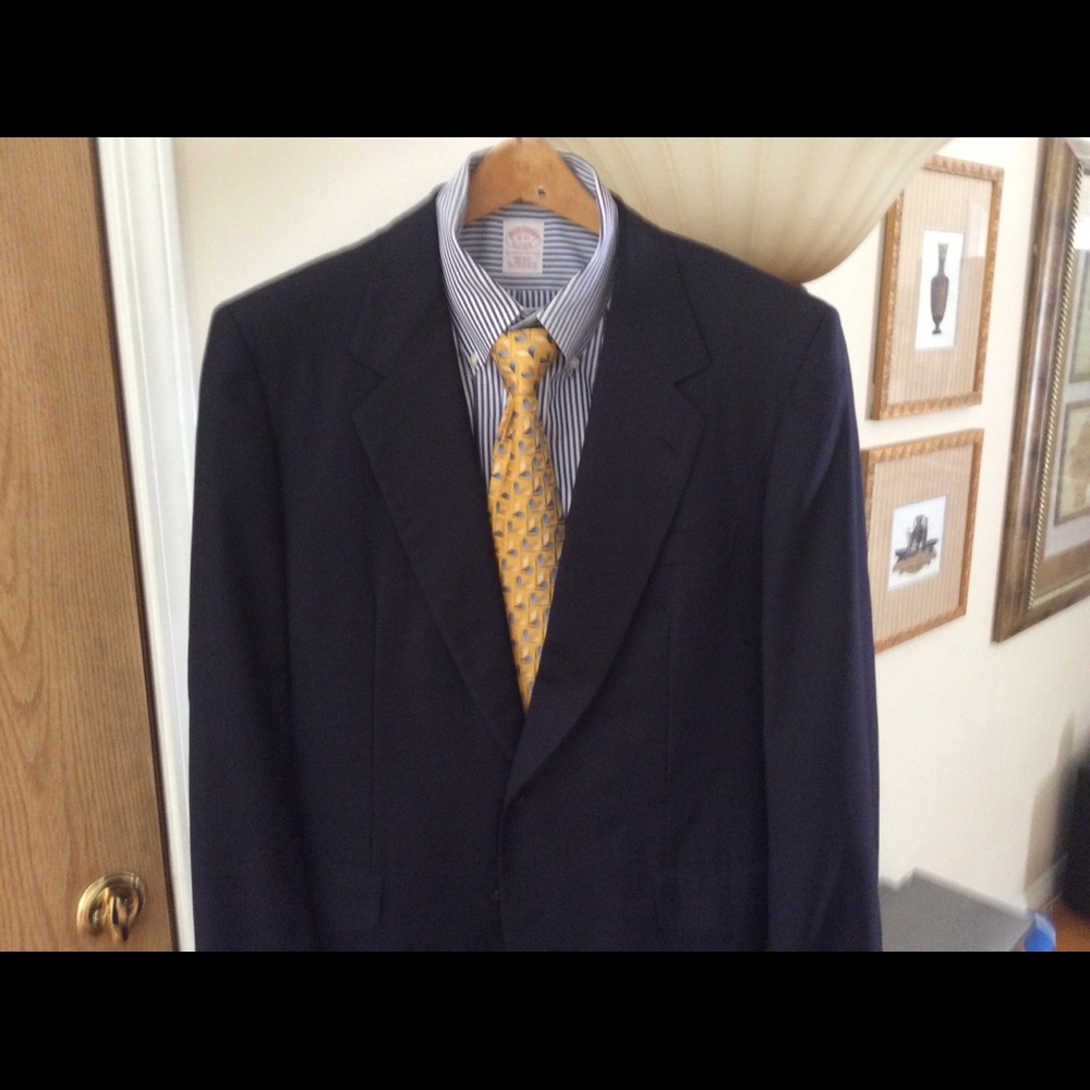 MENS Brioni Navy Blazer